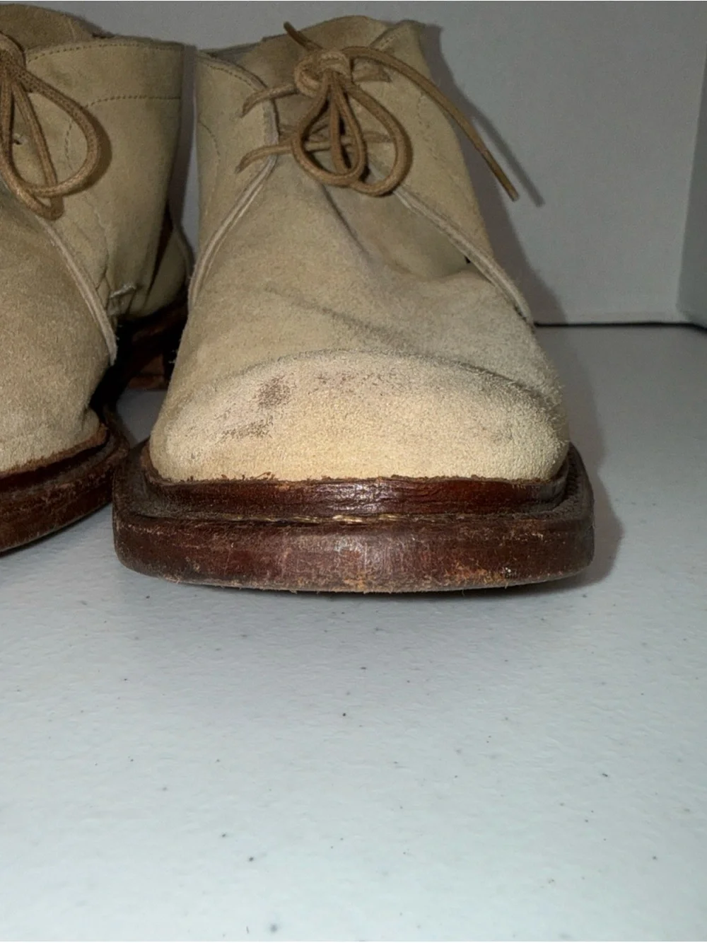 Allen Edmonds Men's 7M Suede Chukka Boots in Beige